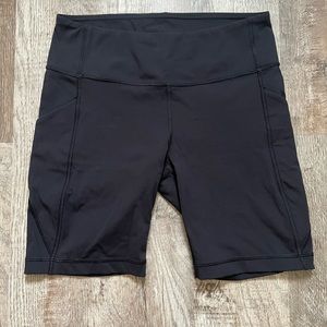 Lululemon black bike shorts sz 8